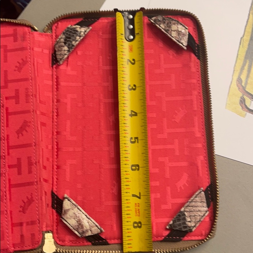 Elaine Turner Python Tablet case - Picture 5 of 6